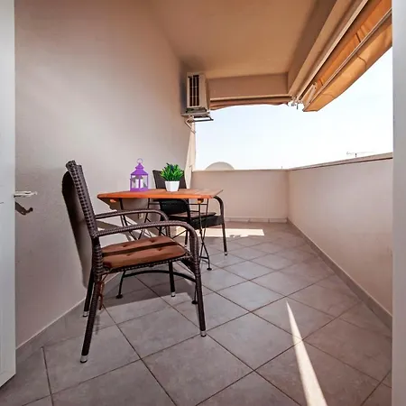 Ella Apartment
