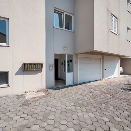 Apartment Ella