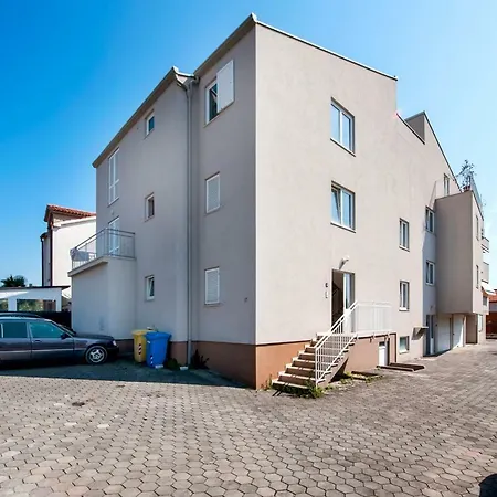 Apartment Ella