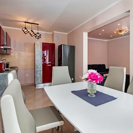 Apartment Ella